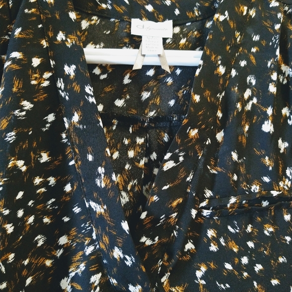 Dynamite VNeck Sheer Print Blouse XS - Picture 2 of 8